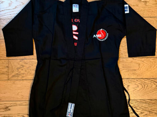 broderies sur kimonos en cœur et dos pour AME